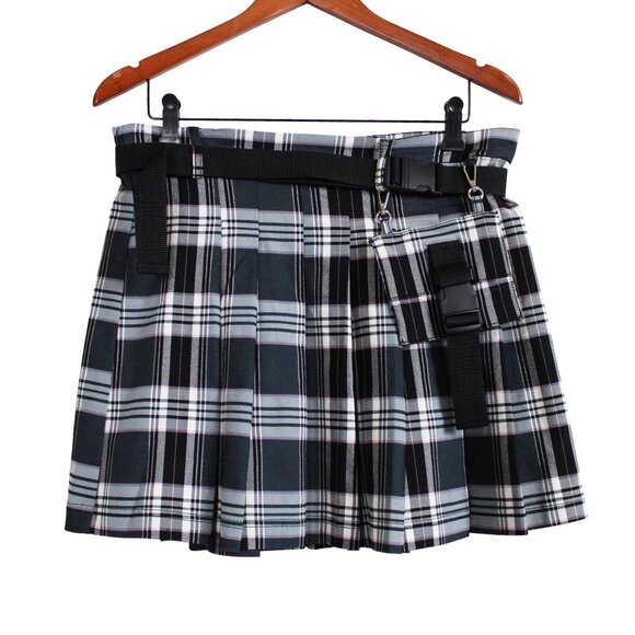 Ardene Pleated Plaid Skirt with Pouch - Picture 1 of 13